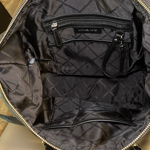 Like New Michael Kors Bedford Legacy Medium Logo Satchel & Wallet Set - Picture 4 of 6